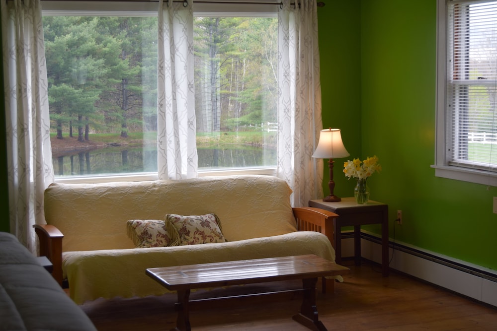 New Hampshire Mountain Inn