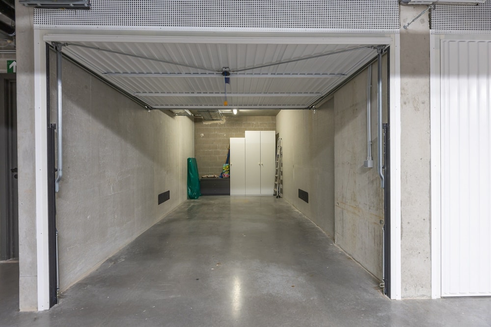 Newly Built Flat Near the City Centre
