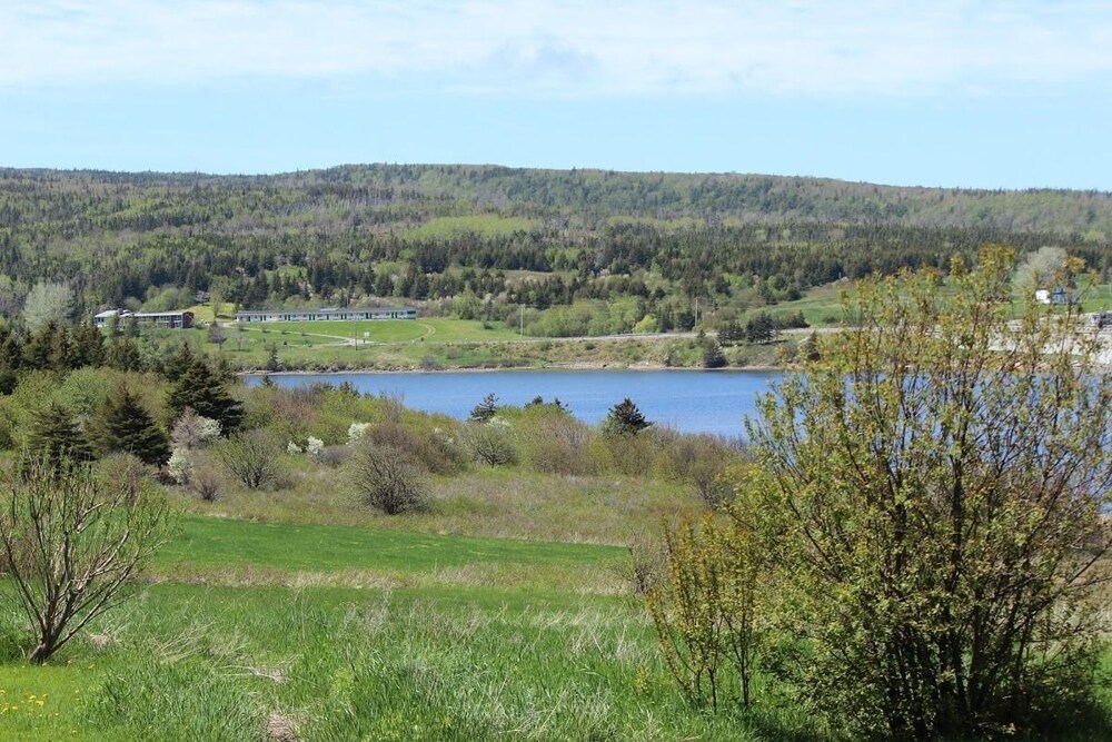 Duck Cove Inn