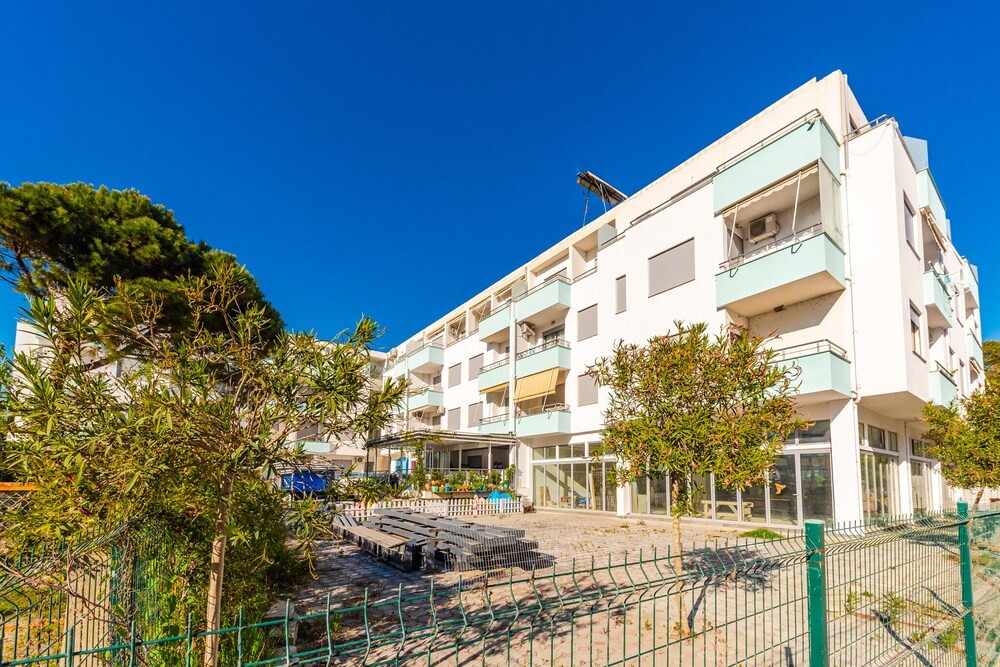 Wave Seaside Apartment