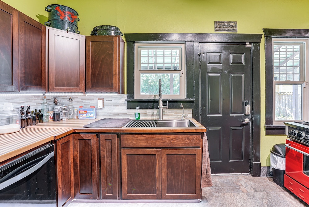 2 Mi to Downtown Spokane: Nurse-ready Rental