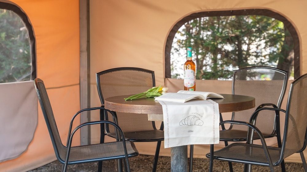 Gapeyong Fourseason Pet Glamping Caravan