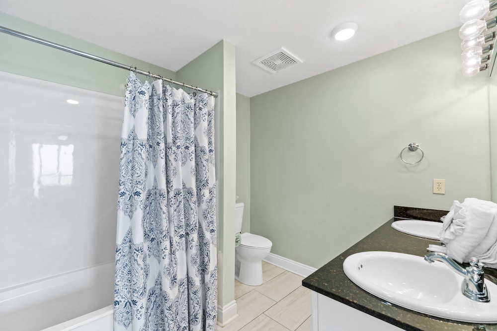 Calypso Beach Resort by Panhandle Getaways
