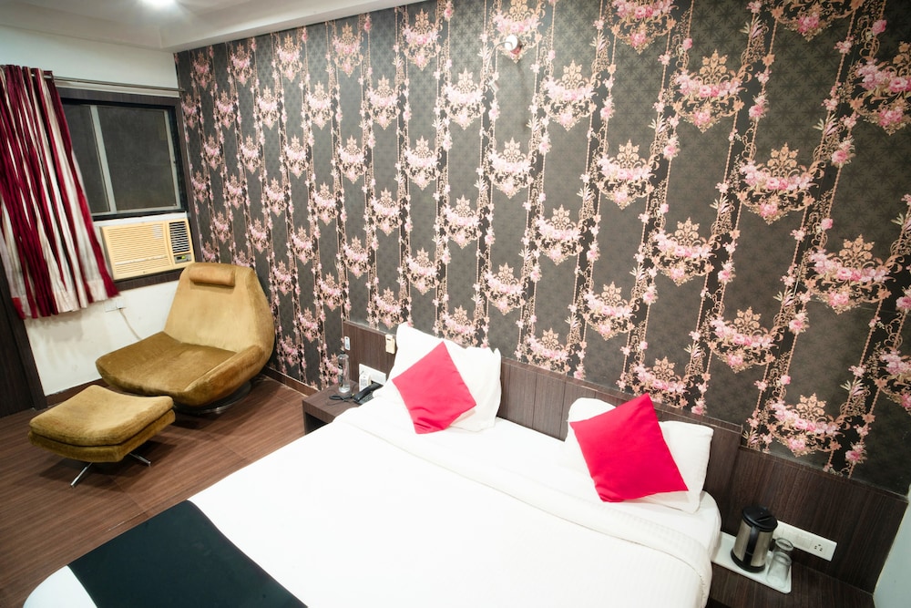 Hotel Flowers Inn