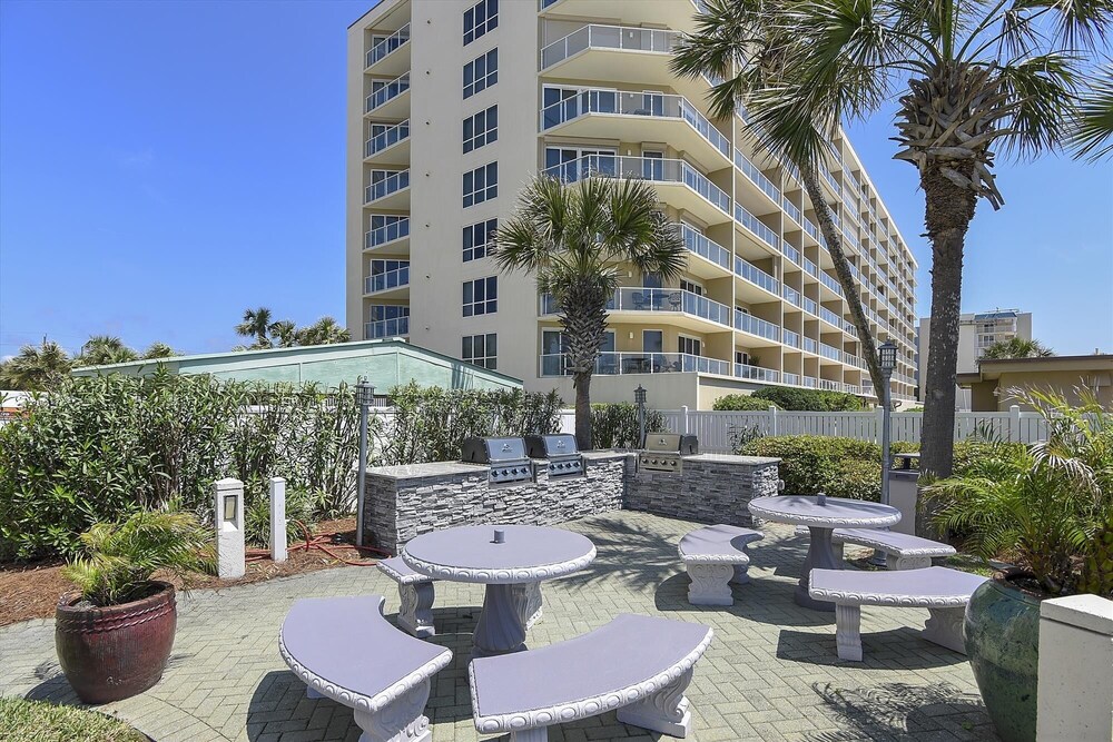 Silver Beach 1104w 3 Bedroom Condo