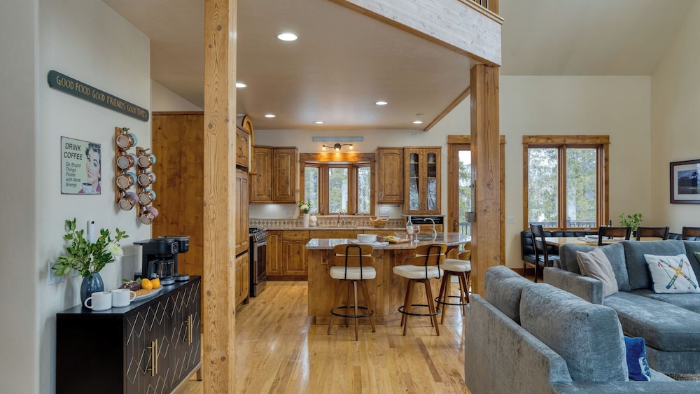 Skate Bowl, Hot Tub & Game Room Breckenridge Adventure Chalet by Avantstay