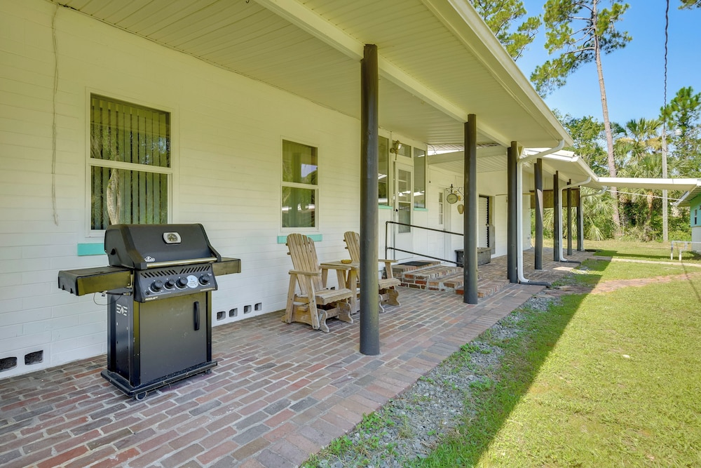 Private 3-acre Retreat w/ Game Room in Bunnell!