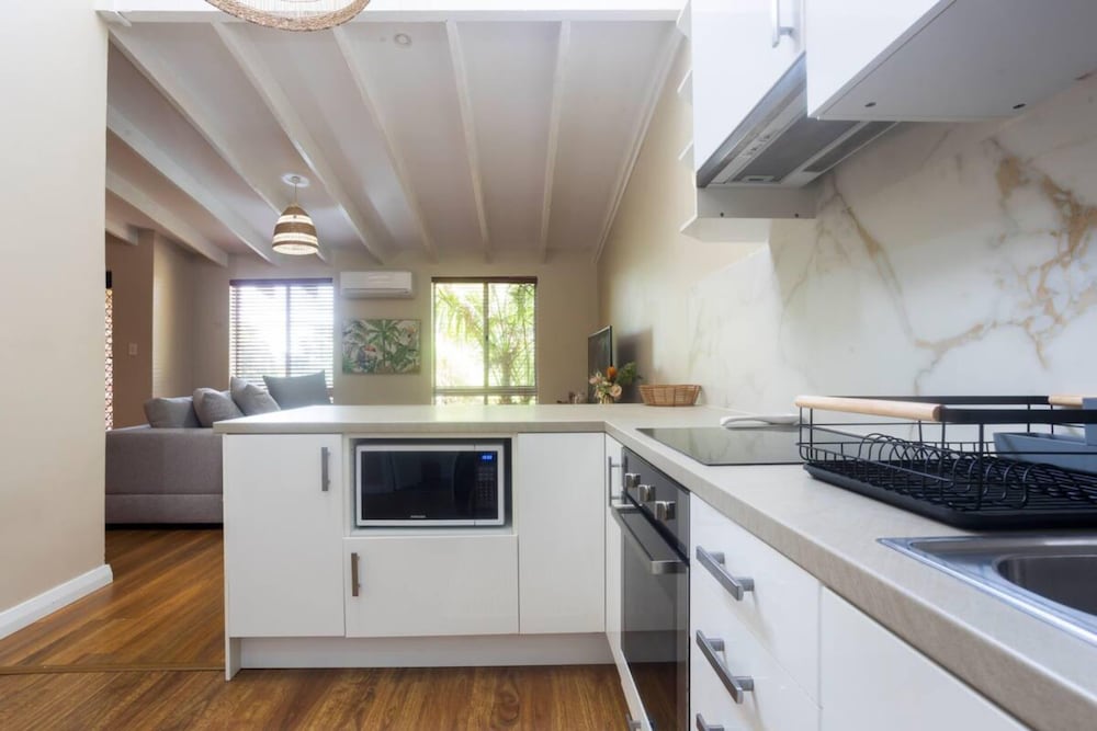 Lovely 1BR in Beachy Scarborough
