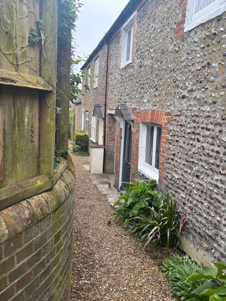 Arundel Cottage Retreat