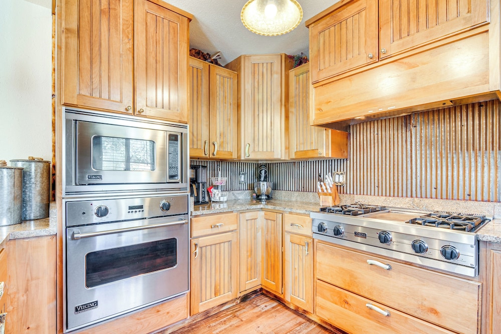 'will's Place' Utah Family Getaway: Hot Tub & Yard