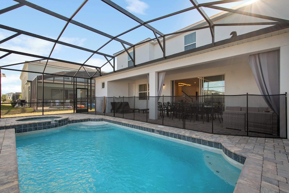 Luxe 9-bedroom Escape With Private Pool & Game Loft Solara Resort Near Disney
