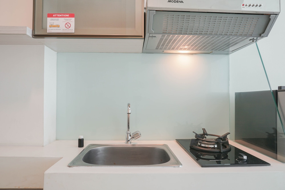 Comfortable Studio Room At Tree Park Bsd Apartment view 4