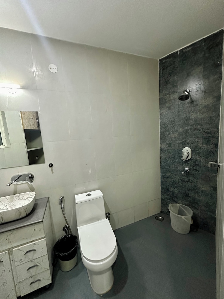 V Rooms