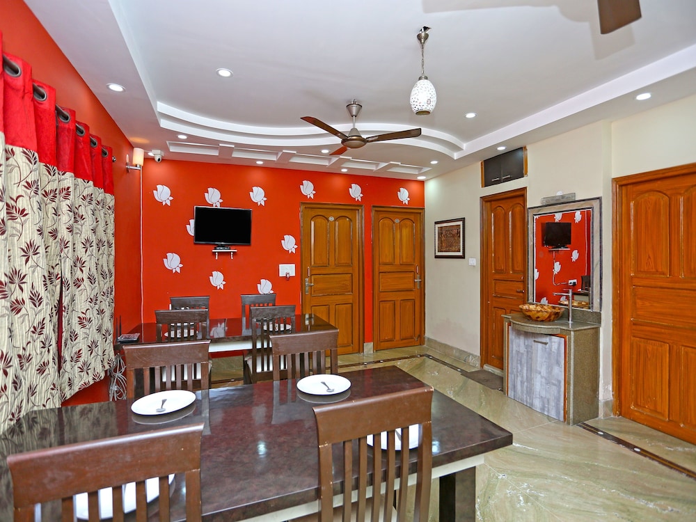 OYO 9718 Apartment near DLF IT Park