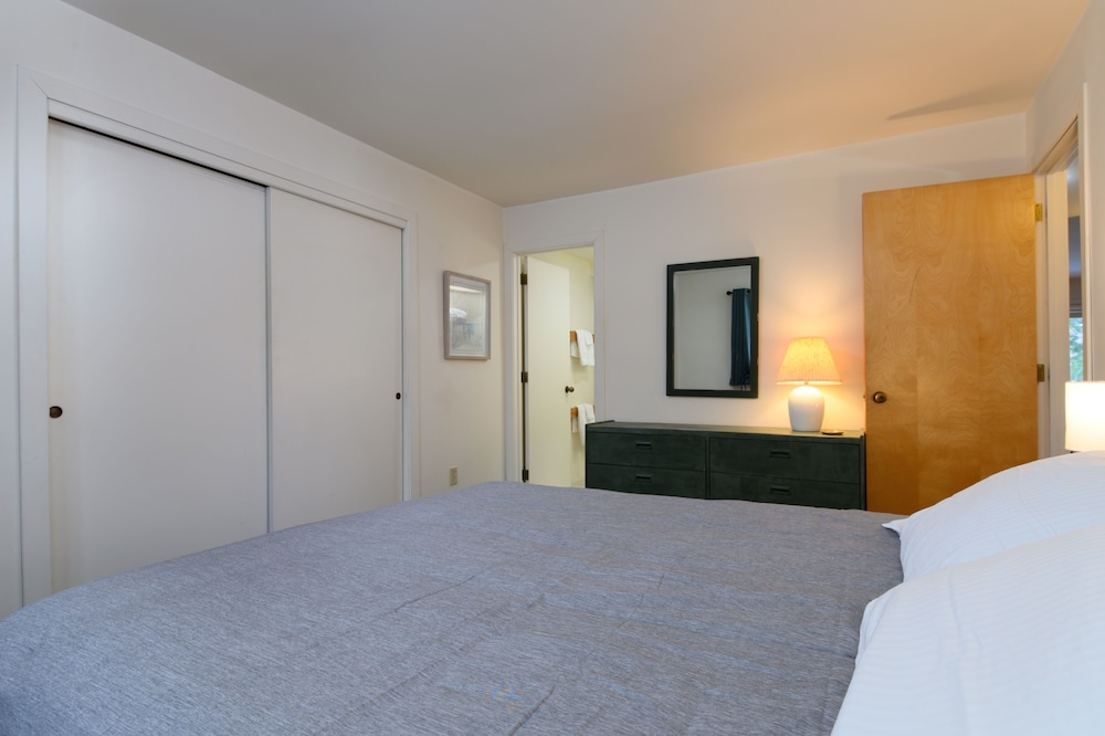 Glades 13 2 Bedroom Condo