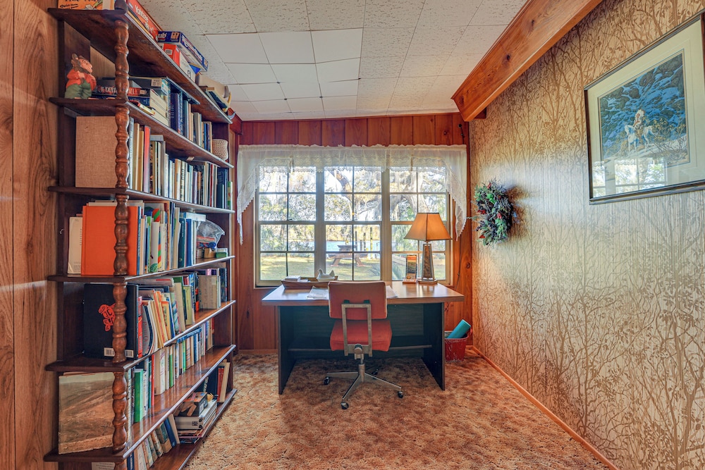 Boathouse w/ Screened Porch: Riverfront Escape!