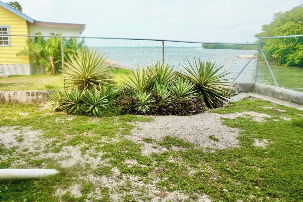See Belize Waterside Sea View 2-bedroom Apartment w Balcony, Pool & Deck 2nd FL