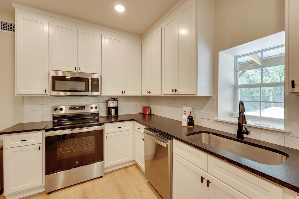 Walk to Lake Ouachita: Peaceful Duplex w/ Patio!