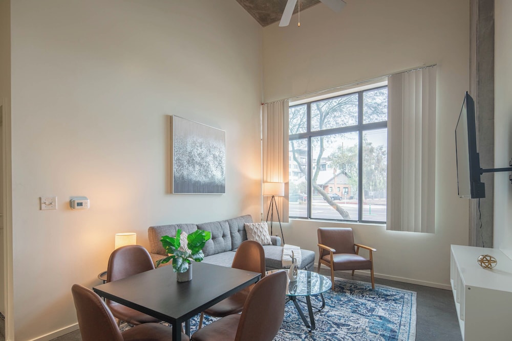 ROVE LIVING/KL - Roosevelt Point
