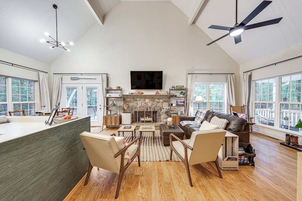 Fisher's Retreat Near Lake Thurmond: Tignall Home