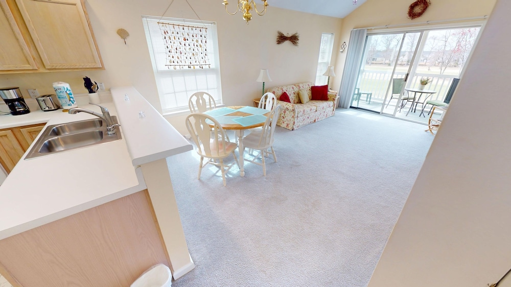 River Oaks 7g 2 Bedroom Condo