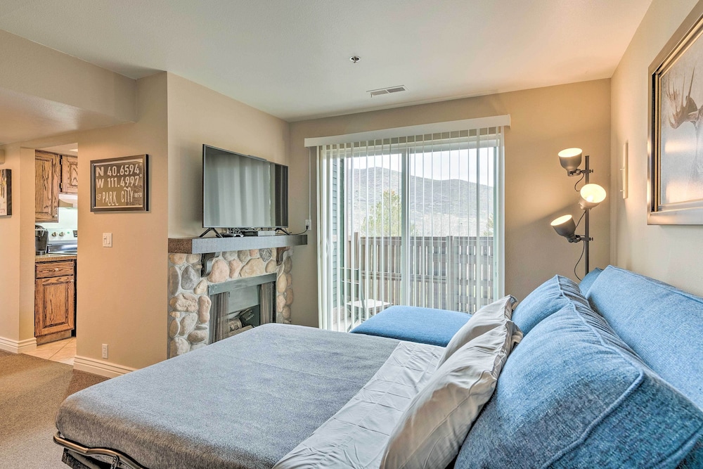 Walkable Park City Condo w/ Pool & Hot Tub! view 2