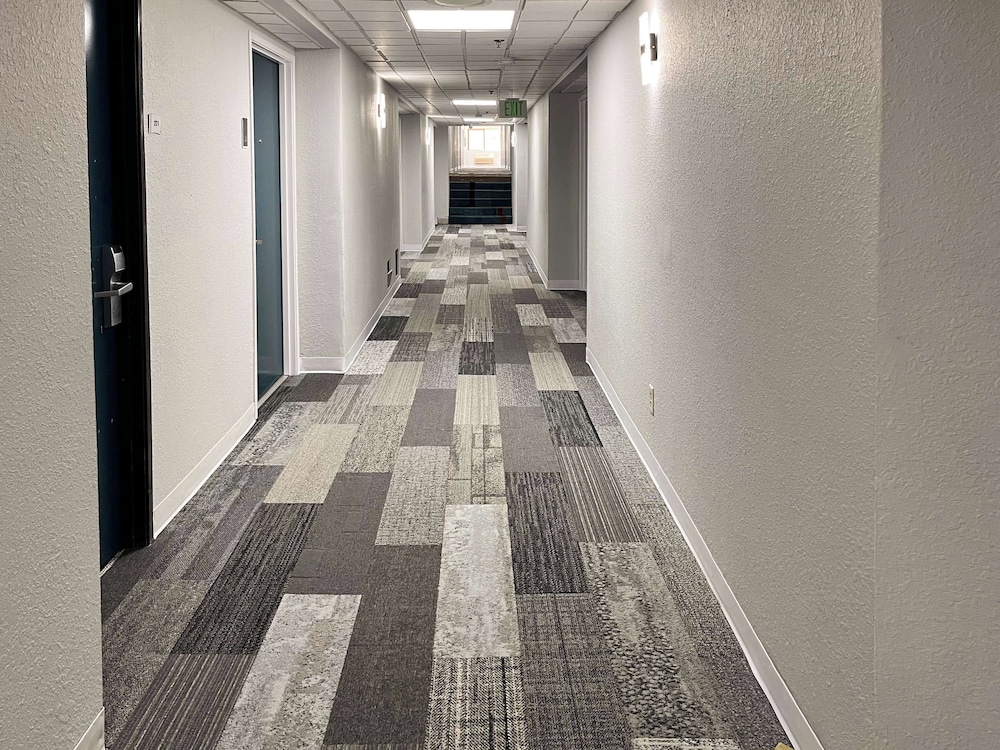 Studio 6 Elkhart, IN- Kitchenette Rooms view 2