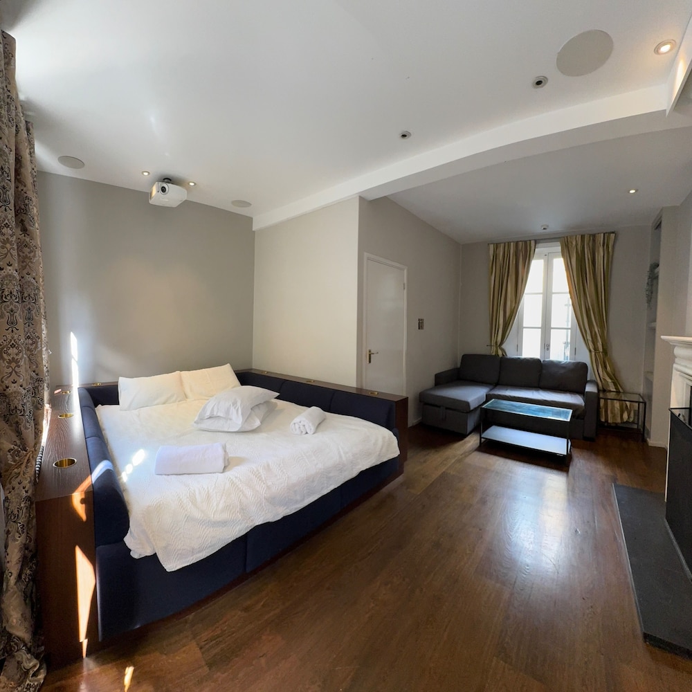 Covent Garden House, 4-bed, Sleeps 10