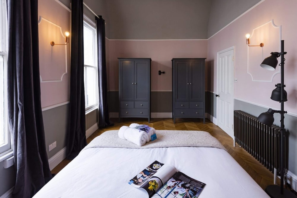 Bright 1BR + Balcony by Hyde Park photo 5