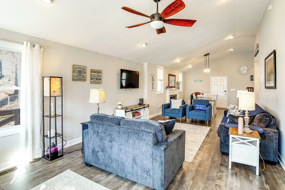 Lake Murray Retreat w/ Fishing Dock, Near Marinas!