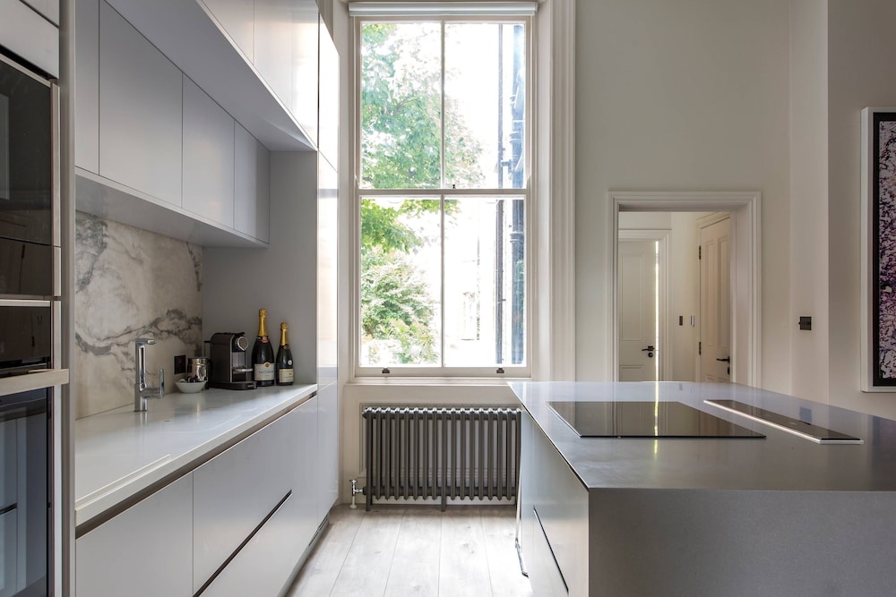 Nevern Square Viii by Onefinestay view 5