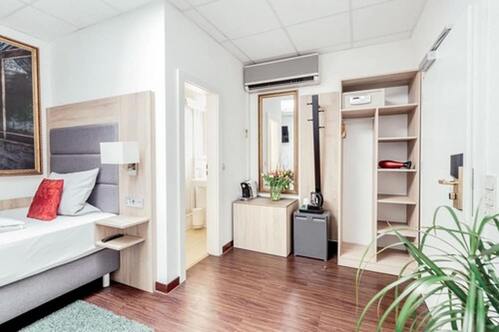 Darmstadt Vacations - Pallas Hotel - Property Image 6