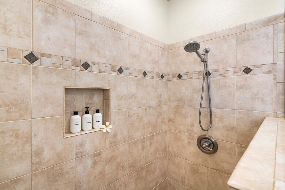 Luxurious View Corner Townhome - Great Views - VIP Beach Pass - Vrkcv