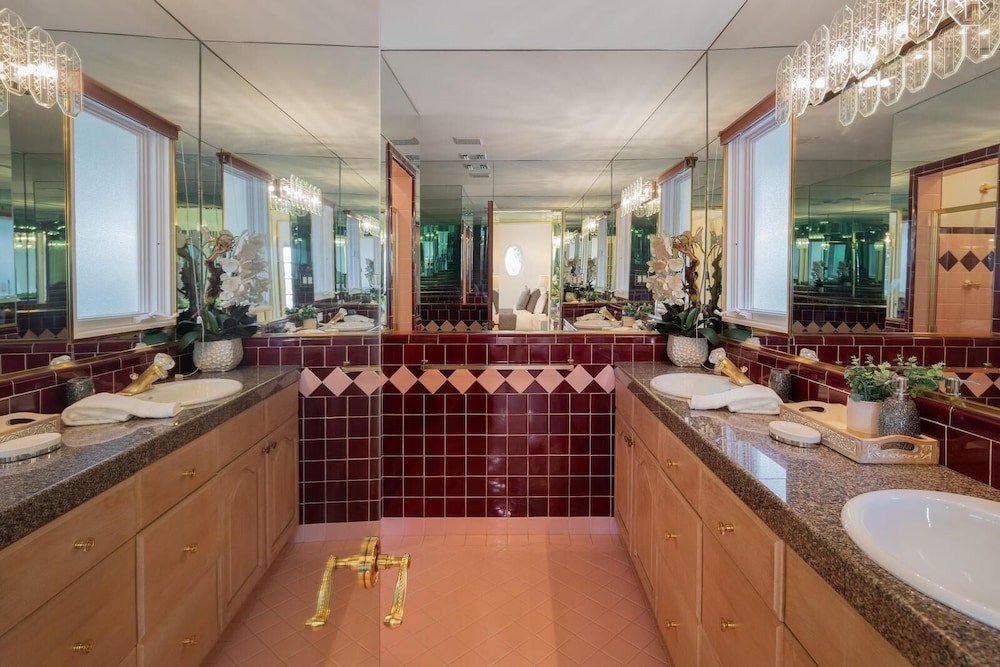 Stradella Spanish - Contemporary Mediterranean Estate w/ Resort-style Yard