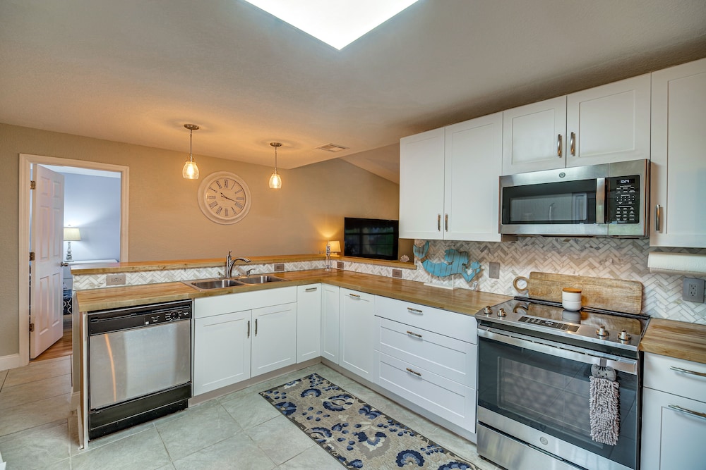 Lovely Merritt Island Home w/ Kayak + Fire Pit! view 4
