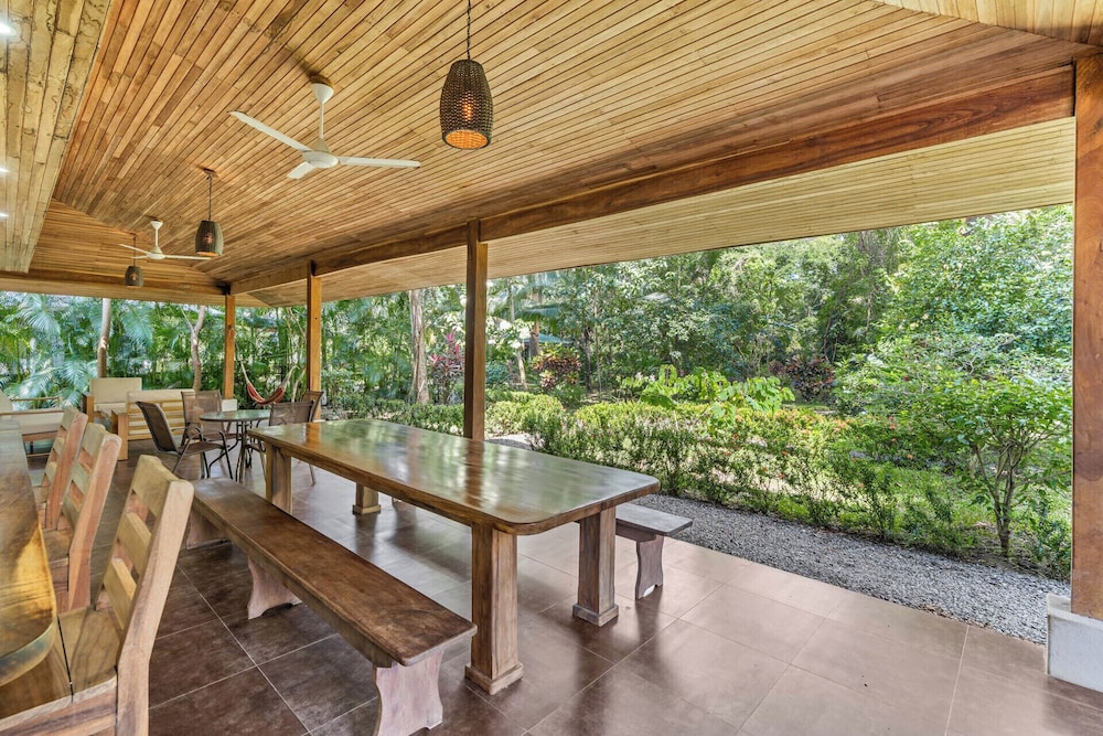 Stylish 3-Bedroom Tropical Escape with Pool & Outdoor Living, 1 Block from Playa Potrero