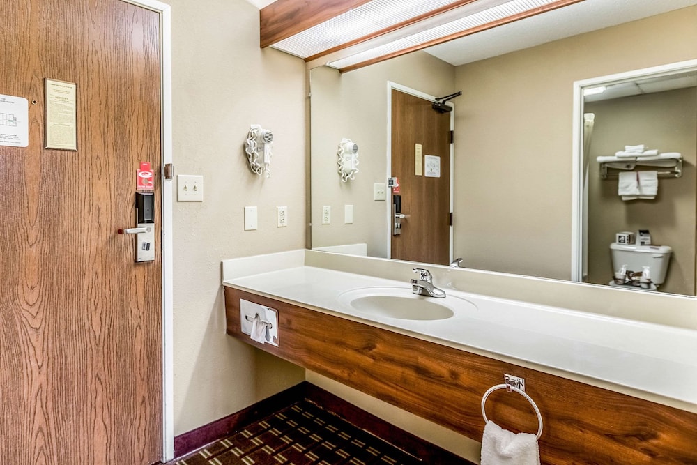 Econo Lodge Shelbyville - Property Image 12
