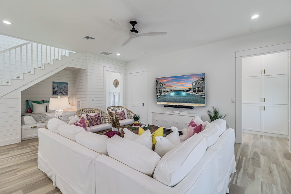 The Coastal Cottage 210esc-b