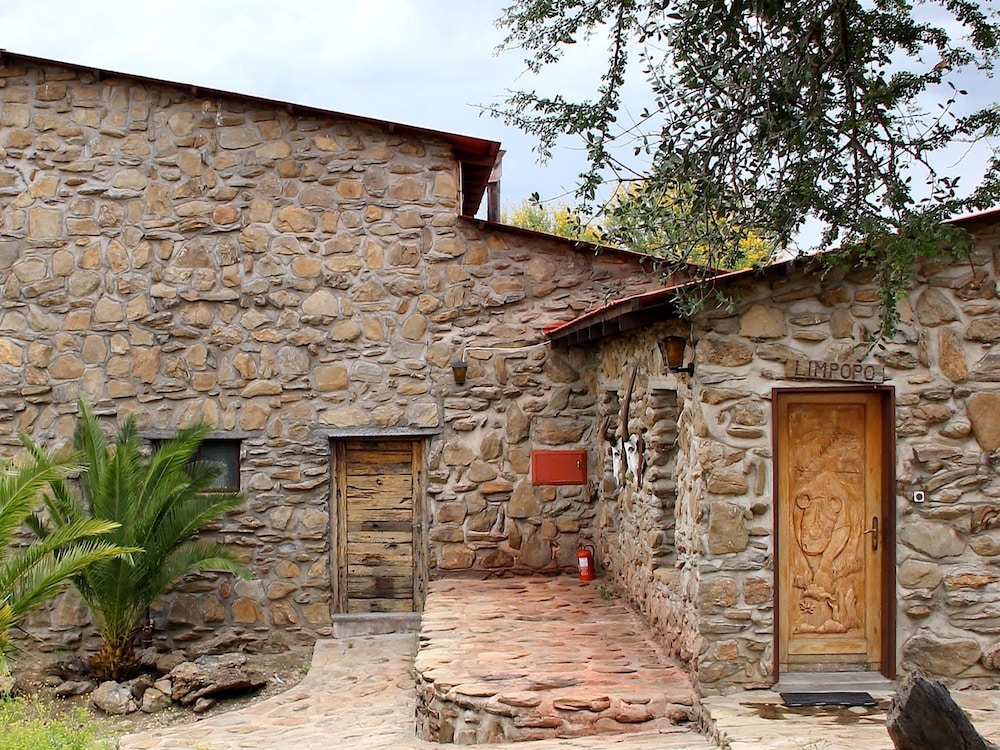 Leopard Lodge
