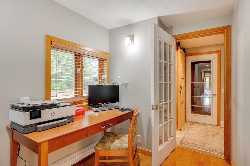 Ski, Hike & Game: White Mountains Family Retreat