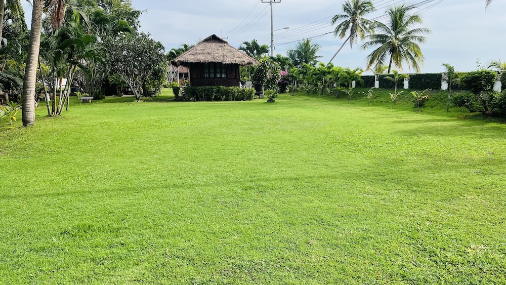Suan Bankrut Beach Resort