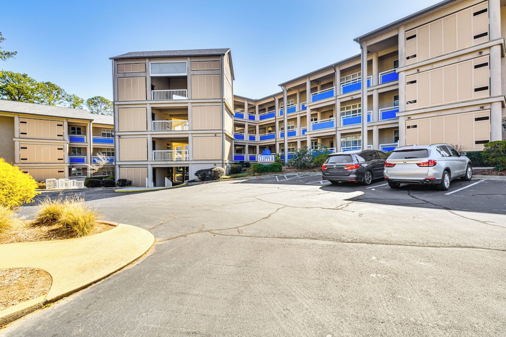 Boat, Golf & Swim: Keowee Key Condo w/ Lake Views