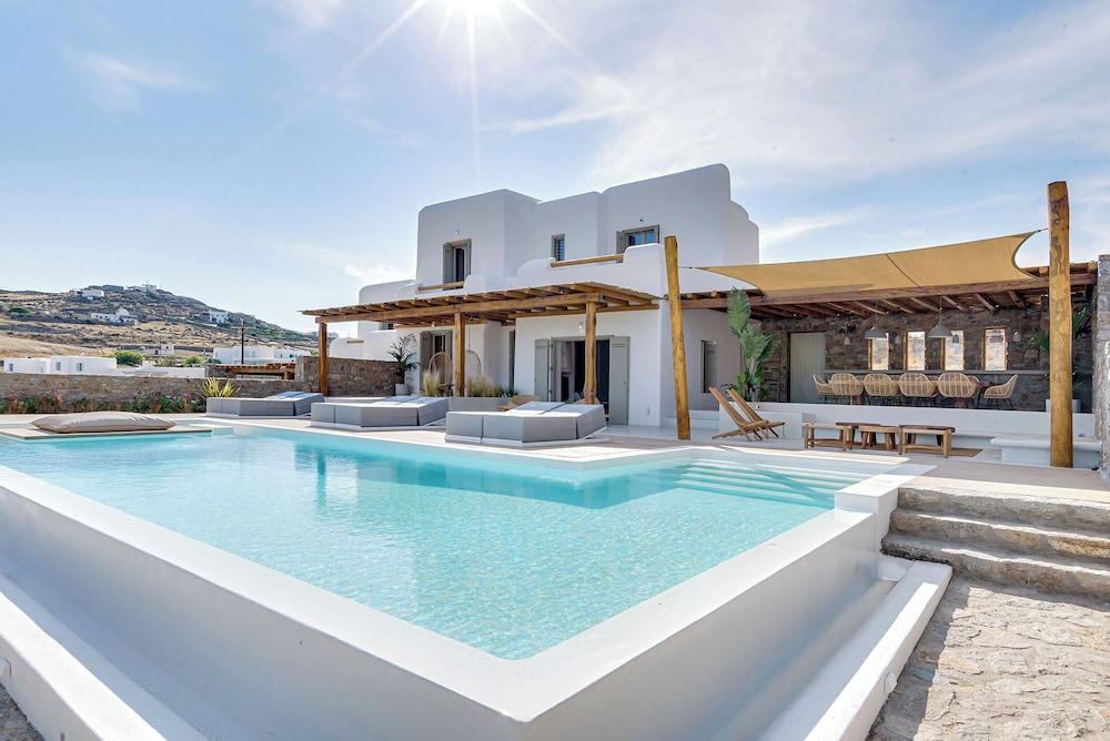 Villa Yasemin on the Rock
