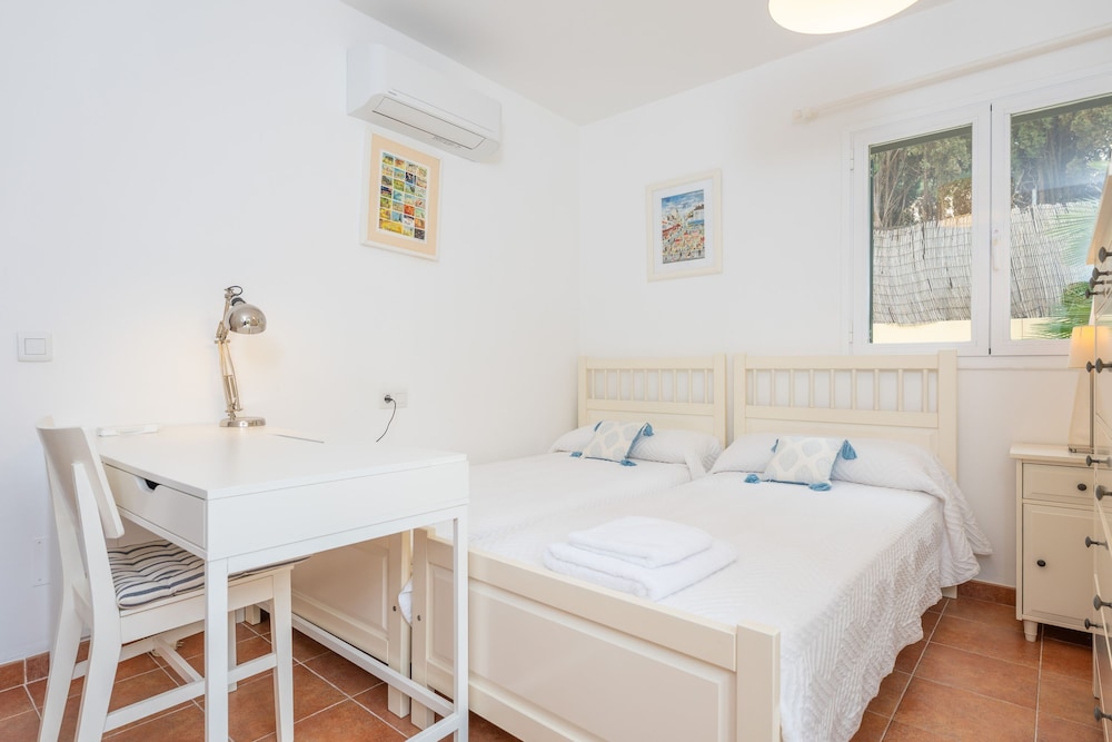 Xilvar in Mallorca With 3 Bedrooms and 2 Bathrooms