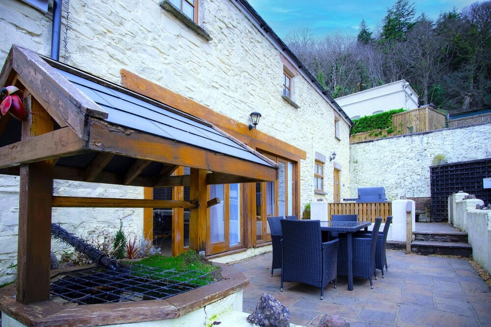 Fletcher Coach House - 3 Bedroom Cottage - Pendine