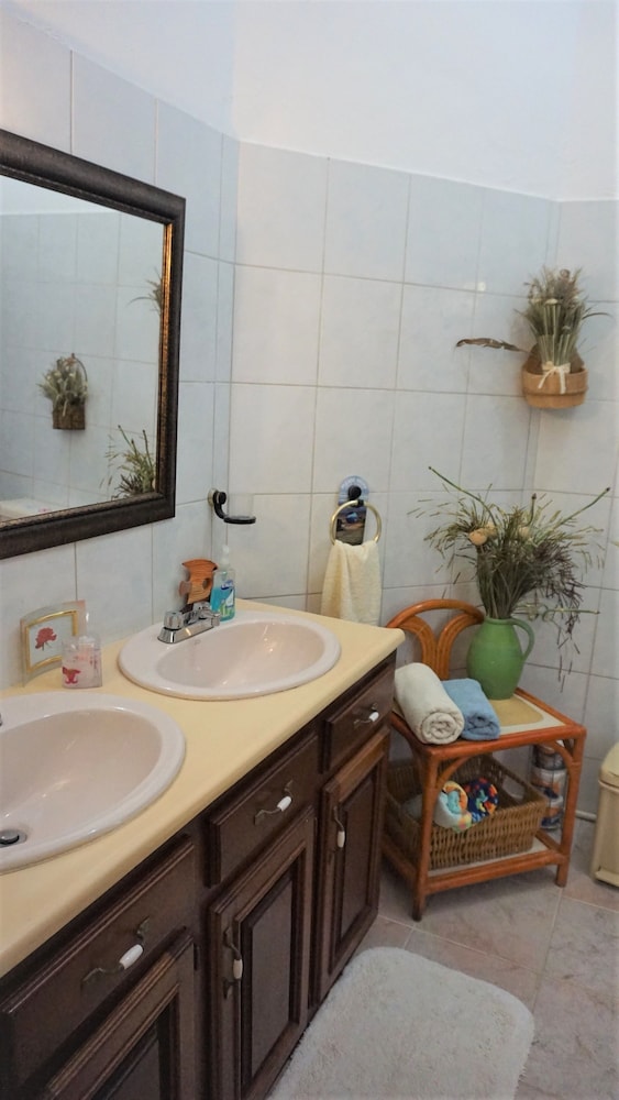 2 Bedroom 'Bird Watching Vacation' Villa