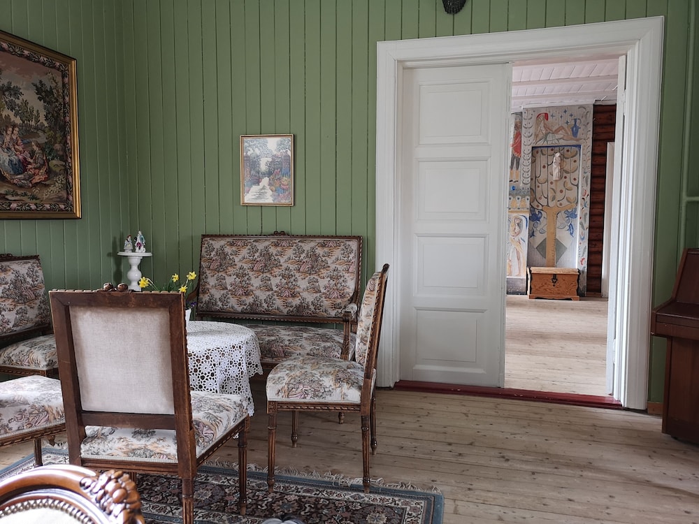 Haugtun gårdspensjonat og kulturverksted