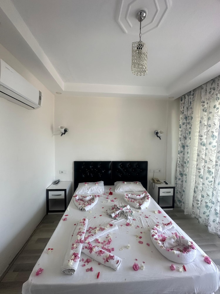 Deniz Otel view 3