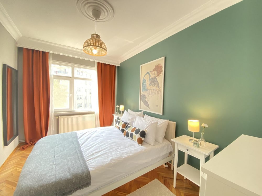 Lovely Flat With Central Location in Fatih