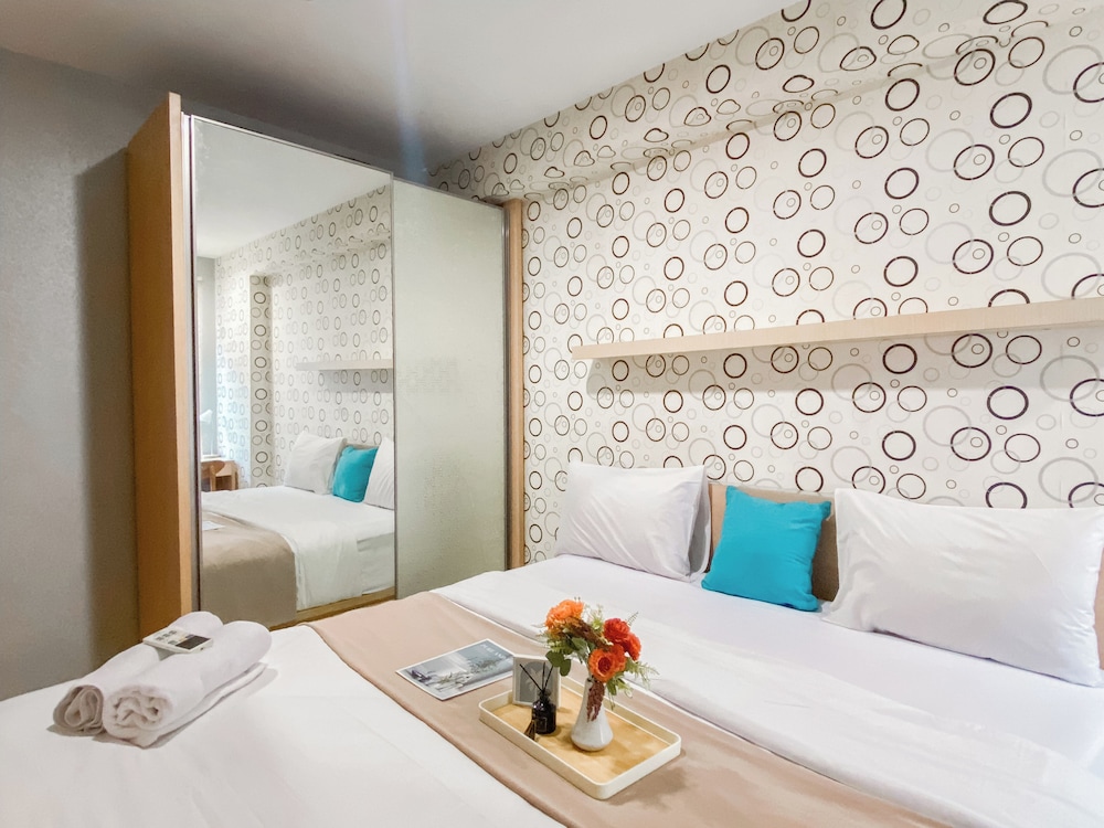 Relaxing And Homey 2Br Cinere Bellevue Suites Apartment